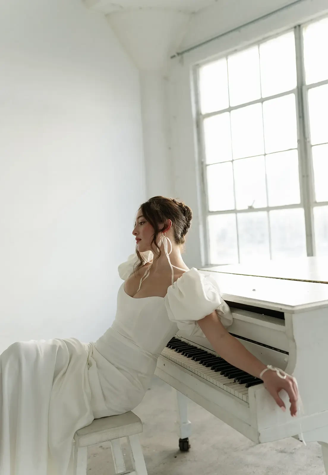 Minimalist Wedding Dresses 2026 Brides Are Loving. Desktop Image